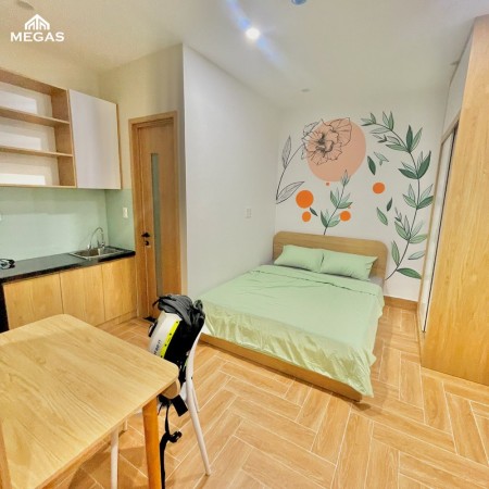 Căn hộ full nội thất - ban công lớn ngay tại phố ăn uống sinh viên Nguyễn Gia Trí - Bình Thạnh