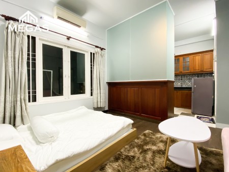 Căn hộ dịch vụ cao cấp - Nội thất xịn - Quốc Hương, Thảo Điền