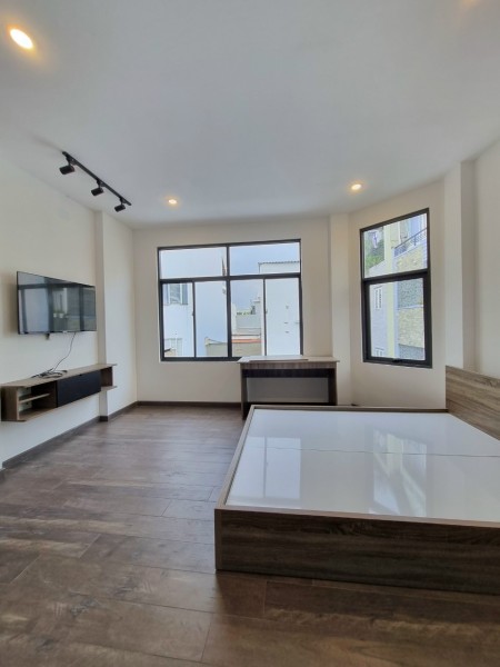 Căn hộ ban công, full nội thất 30m2 ngay vòng xoay Lăng Cha Cả, chợ Phạm Văn Hai, giá 5tr