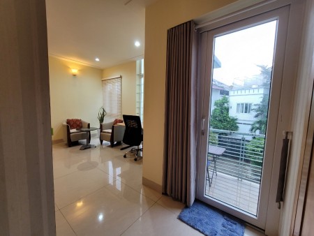 Căn 1 phòng ngủ riêng, bancon to, thoáng mát, gần Crescent Mall Quận 7, giá 8tr8, dt 45m2