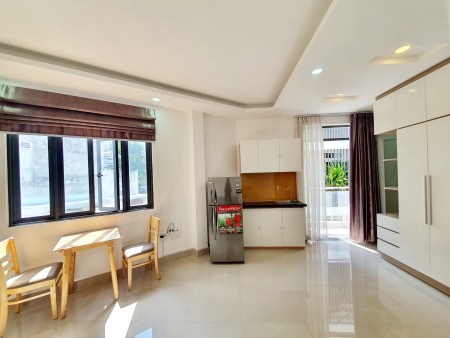 Ưu đãi lớn căn hộ ban công view bờ kè sát Phan Xích Long, diện tích 35m2 1 pn 1 wc, giá 8tr8