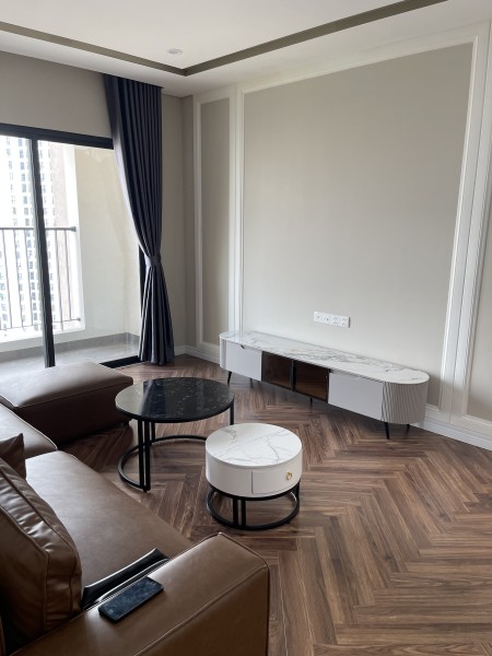 Cho thuê căn hộ Royal City, dt 130m2 3 pn, full đồ,  tầng thấp, giá 20tr/tháng