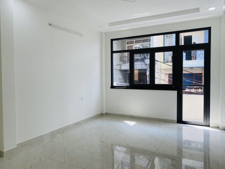 Cho thuê căn hộ/văn phòng mới, đẹp ngay trung tâm