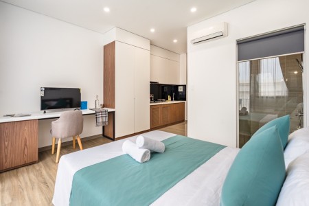 Căn hộ studio balcon sẵn nội thất gần Ngã 5 Cống Quỳnh, chợ Thái Bình, đường Nguyễn Trãi Q1