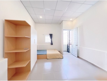 Cho thuê căn hộ ban công thoáng, yên tĩnh, full nội thất gần Asiana Plaza