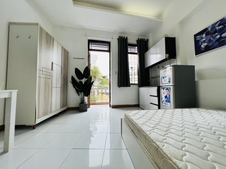 Căn hộ ban công, ngay công viên Lê Thị Riêng