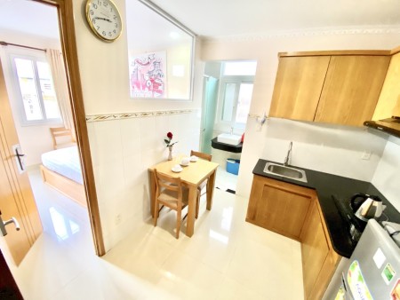 Căn Hộ DV 35m2, 1 PN Tách Bếp Gần Chợ Bến Thành