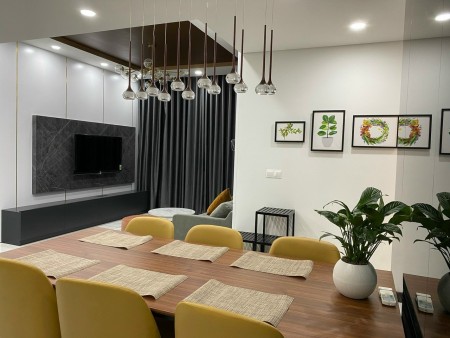 Cần cho thuê 2 pn full nội thất 18 triệu đang trống