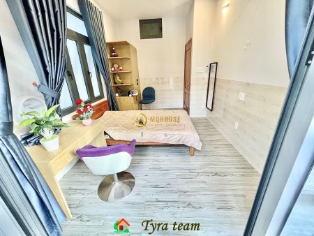 Cho thuê căn hộ studio balcony ngay ngã tư Phú Nhuận, giá 5tr, 1 pn 1 wc