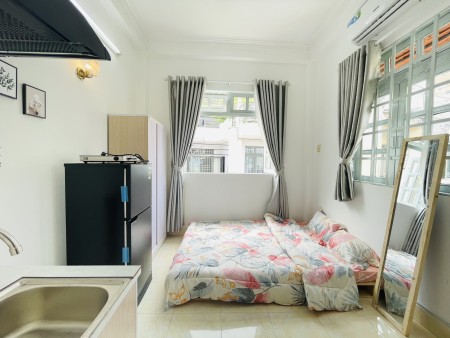 Siêu phẩm studio cửa sổ lớn  FULL NỘI THẤT ngay QUẬN 10