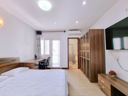 Căn hộ 1 pn 45m2 cao cấp ban công thoáng full nội thất gần công viên Lê Văn Tám, Quận 1