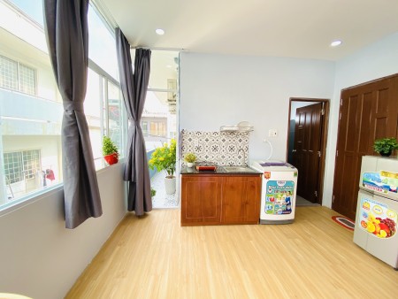 CHDV ban công xinh xắn máy giặt riêng đối diện trường UEF