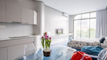 Studio tách bếp ban công lớn, view Landmark 81 trong tầm mắt, ngay cầu Thị Nghè