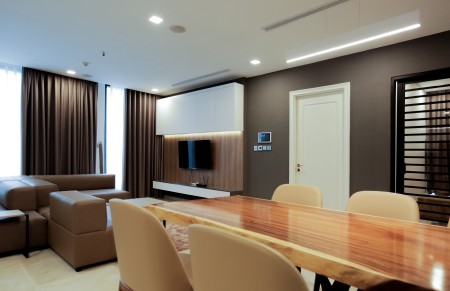 Căn hộ 3 phòng ngủ tại Vinhomes Bason, phong cách quý ông lịch lãm, nội thất Cao cấp, giá 2100$