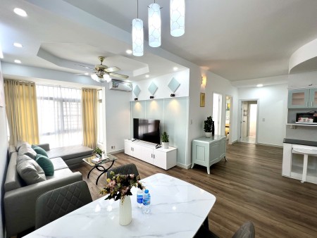 Cho thuê Sky Garden 2, 88m2, 3PN, 2WC tone sáng, nhà đẹp giá 15 triệu