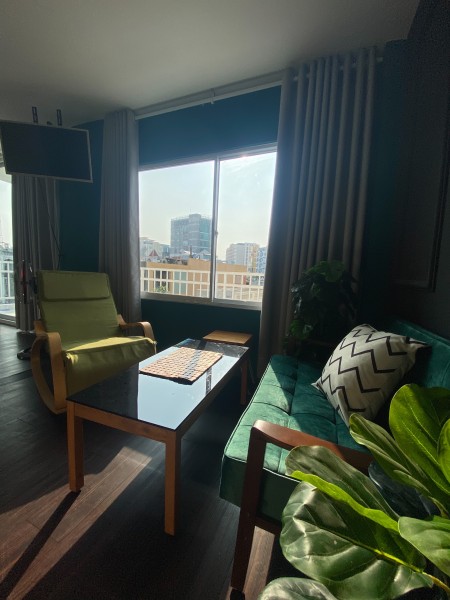 Cho thuê căn hộ ban công P. Nguyễn Cư Trinh, trung tâm quận 1