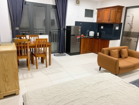 STUDIO ban công máy giặt riêng - ngay công viên