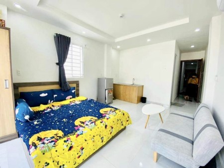 Cho thuê căn hộ dạng studio ban công to full nội thất ngay trung tâm Quận 7 sát Lotte