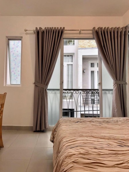 Căn Hộ 1Pn Tách Bếp Ban Công FullNT Có Thang Máy Ngay Gần Lê Văn Sỹ