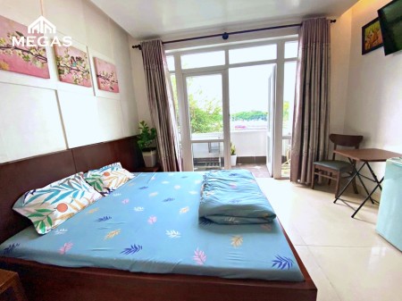 Căn Hộ Ban Công Thoáng Đối Diện Đại Học RMIT & Tôn Đức Thắng ngay KDC Ven Sông