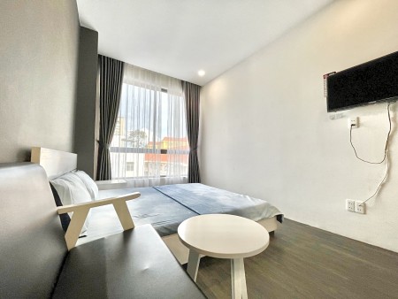Cho thuê Căn hộ Studio cửa sổ lớn - Gần Nowzone, Quận 5