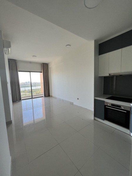 căn hộ 2 phòng ngủ_76m2, tại THE SUN AVENUE, nội thất Cơ Bản, View SÔNG, ban công dài, giá 14 triệu