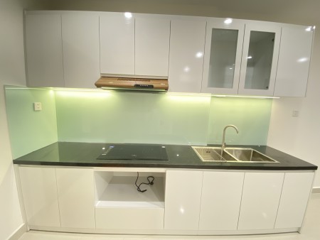 Căn 2pn2wc bếp - rèm - máy lạnh mới 100% giá 6tr, tầng 10, hướng mát không nắng chiều.