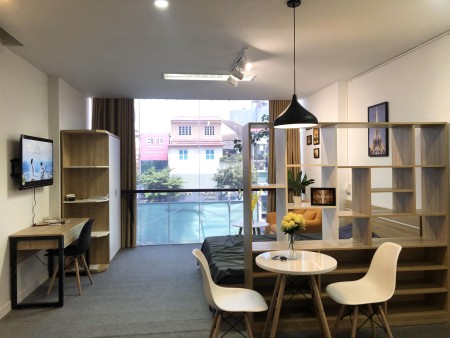 New Studio view kính full nội thất ngay CV Hoàng Văn Thụ, khu vực sân bay Trường Sơn, F2, Tân Bình