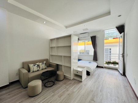 Căn hộ dạng 1PN balcon nội thất gần Bộ CATP, ĐH Mở, ĐH Văn Lang, Trần Hưng Đạo Q1