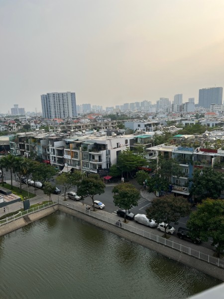 Cho thuê chung cư Jamona đường Đào Trí 2pn 2wc bếp rèm 8tr/tháng.