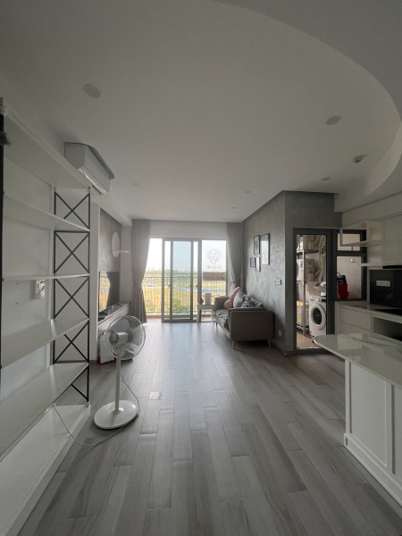 Căn hộ 2 phòng ngủ, tại PALM HEIGHTS, nội thất Cao Cấp, Tone màu đen trầm sang trọng, giá 16 triệu