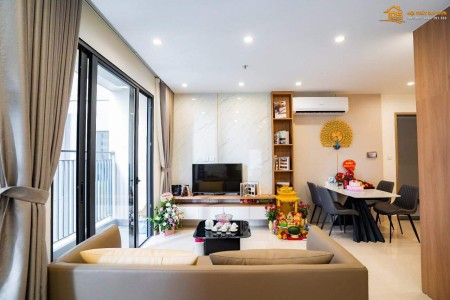 Cho thuê gấp căn hộ 2 ngủ ban công đông nam, gần nhà để xe nổi giá 9 triệu.