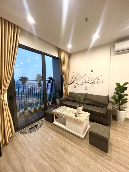 Chính chủ cho thuê căn 2PN 2WC +1 vừa được bàn giao, full nội cao cấp tại Vinhomes Smart City