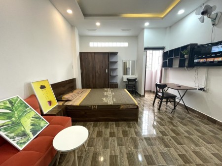 Căn hộ ban công máy giặt riêng Cô Giang,Q1.ĐH Văn Lang 1