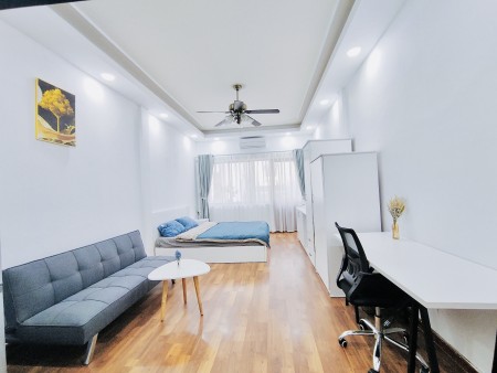Căn hộ studio 40m2 balcon lớn máy giặt riêng gần Tao Đàn, chợ Bến Thành Q1