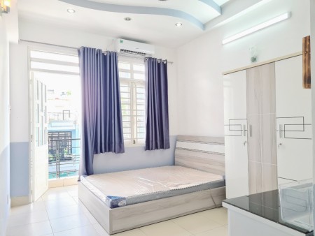 Căn hộ Full Nội Thất Ban Công Riêng Nơ Trang Long