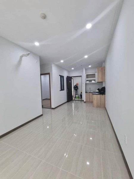 CẦN CHO THUÊ CC BCONS PLAZA 2PN 2WC GIÁ 5TR/THÁNG