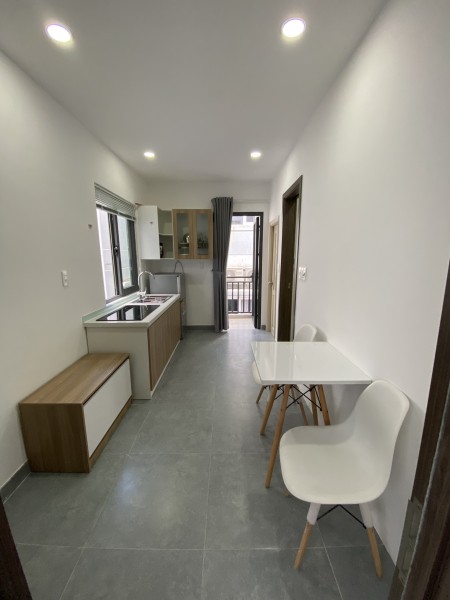 Căn hộ 1 phòng ngủ ban công máy giặt riêng Hoàng Hoa Thám