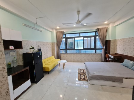 CHDV NGAY SÂN BAY - Cửa sổ lớn cực thoáng 