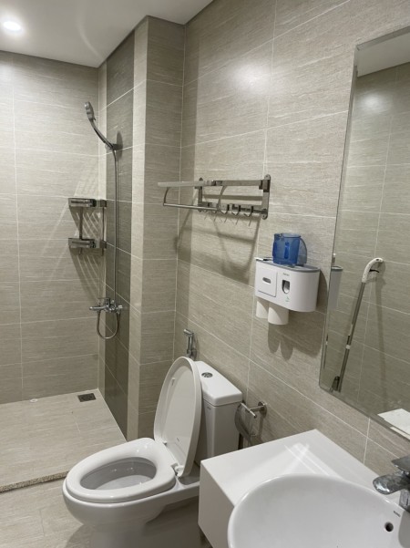 Cho thuê căn hộ 2PN, 2WC, Full đồ, dt 61m2 Vinhomes Smart City