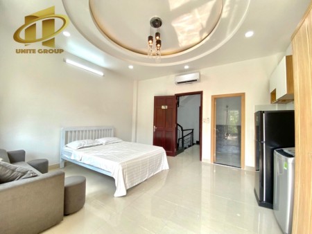 STUDIO FULL NỘI THẤT QUẬN 7 BAN CÔNG ĐÓN NẮNG XINH XĨU