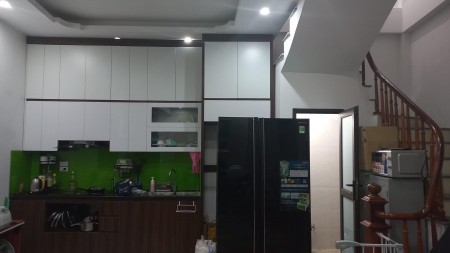 Tôi cần cho thuê CH 2 phòng ngủ, đầy đủ đồ, ở được ngay cuối tháng 3, 80m2 ưu tiên hộ gia đình