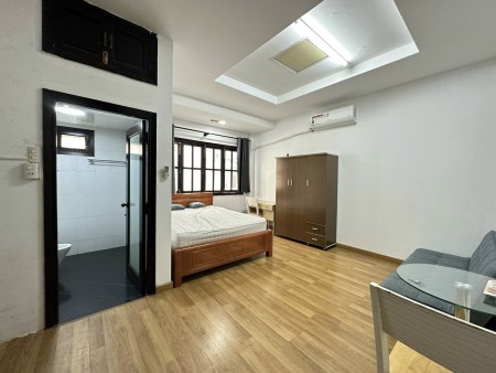 Đang trống căn hộ full nội thất gần cầu Tân Thuận