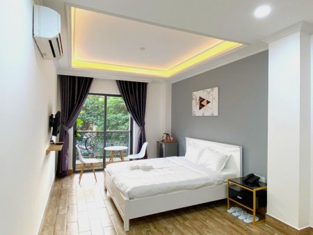 Căn hộ studio cao cấp ban công, cửa sổ thoáng ngay sân bay