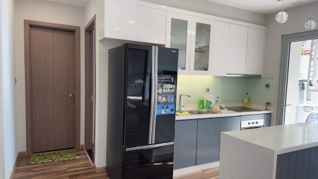 Cần cho thuê căn hộ Vinhomes Central Park 2PN 83m2 nội thất sang trọng view thoáng mát giá tốt.