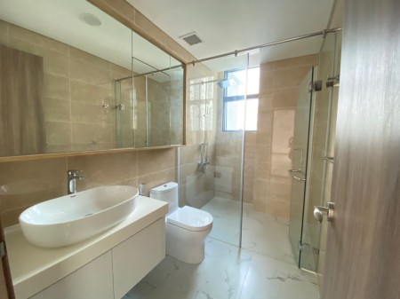 Sunwah Pearl cho thuê 3 phòng ngủ - NTCB mới 100% view sông 1700 USD