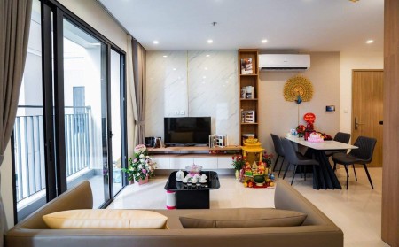Cho thuê căn 2PN+1 65m2, full nội cao cấp chỉ xách vali đến ở tại Vinhome Smart City LH: 0365811049