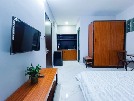 Siêu phẩm CHVD giá sinh viên ưu đãi lớn  Nguyễn Gia Trí con đường xịn xò, thuận tiện ăn uống, đi lại