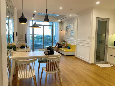 Cho thuê căn hộ cao cấp Vinhomes Central Park, Lanmark 81 LH 0825900114