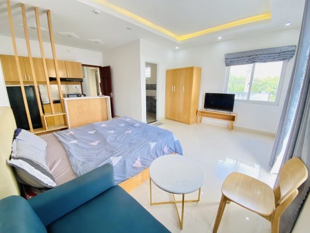 Căn hộ 1PN Ban công 40m2 sát Quận 1 - cầu Thị Nghè -Ngã 4 Hàng Xanh